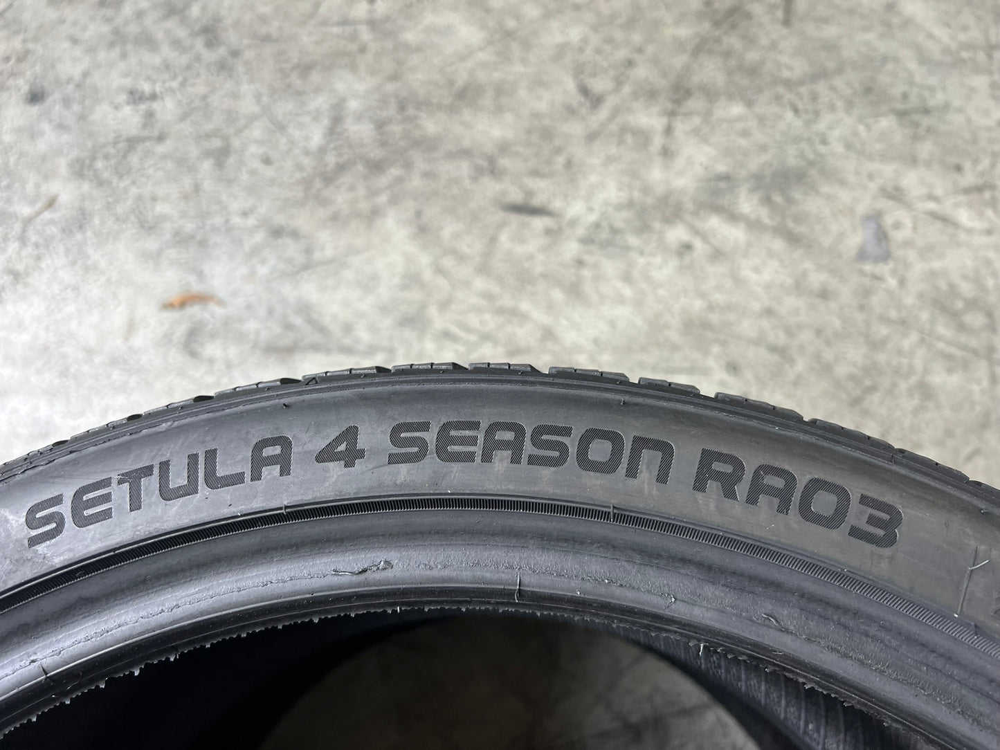 Usato: 2 Gomme 235/35R19 91Y XL Rotalla 4 Stagioni 95% residui