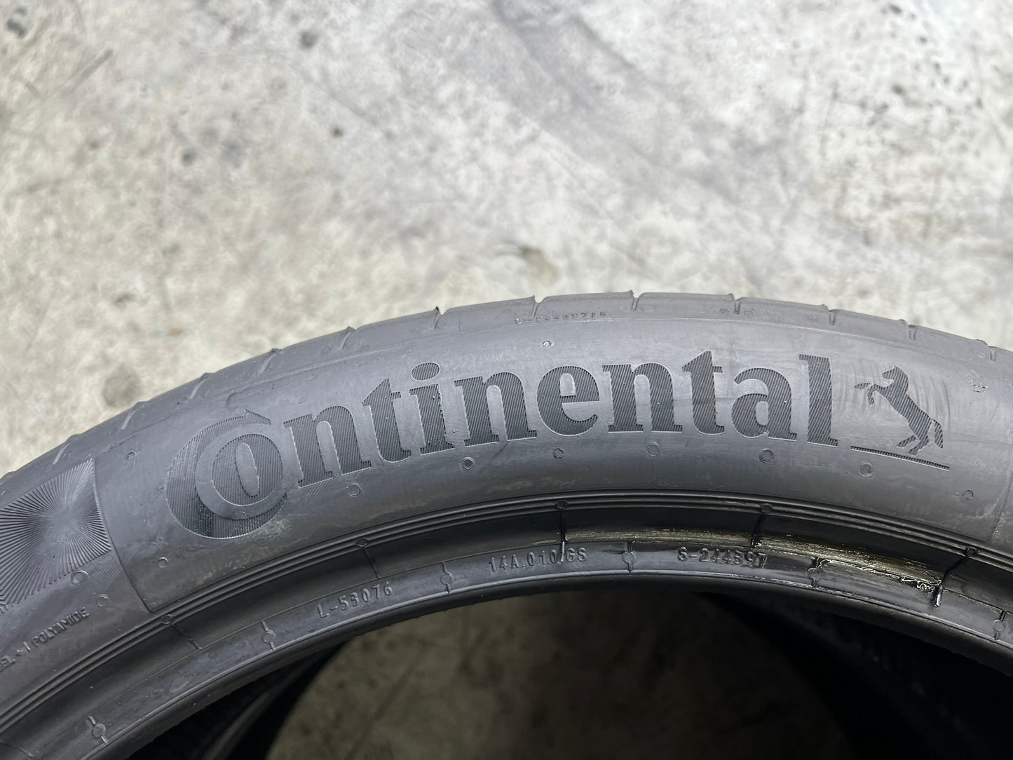 Usato: 2 Gomme 225/45R19 92W Continental RSC Estive 80% residui