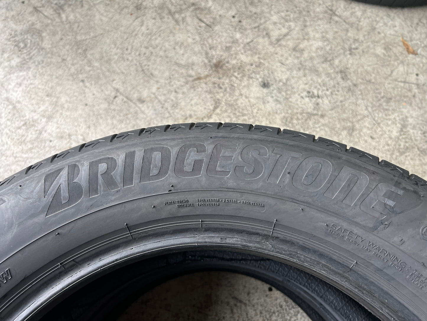 Usato: 2 Gomme 225/60R18 104W XL Bridgestone estive 85% residui