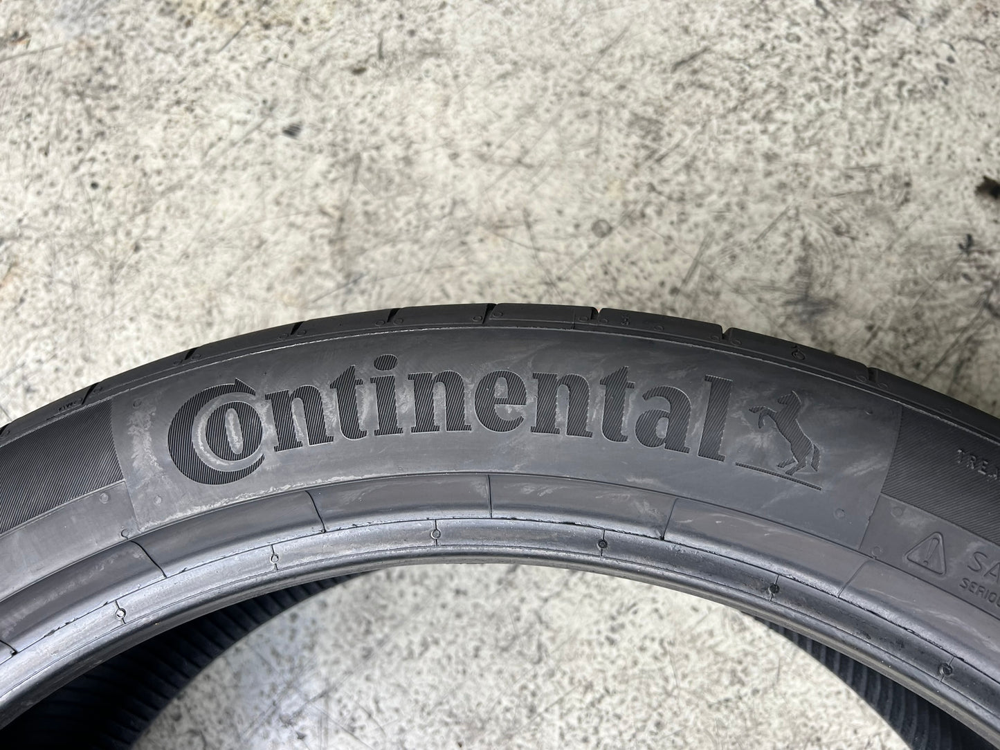 Usato: 4 Gomme 255/40R21 102Y XL Continental estive al 80% residui