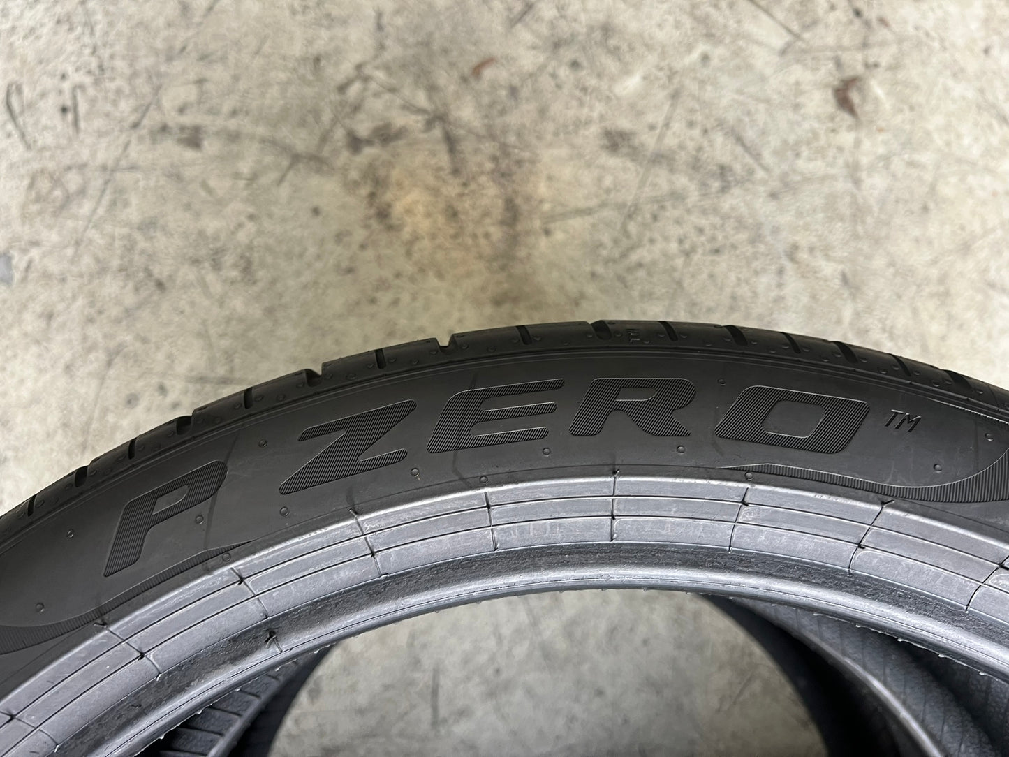 Usato: 2 Gomme 235/40R19 96W XL Pirelli estive 80% residui