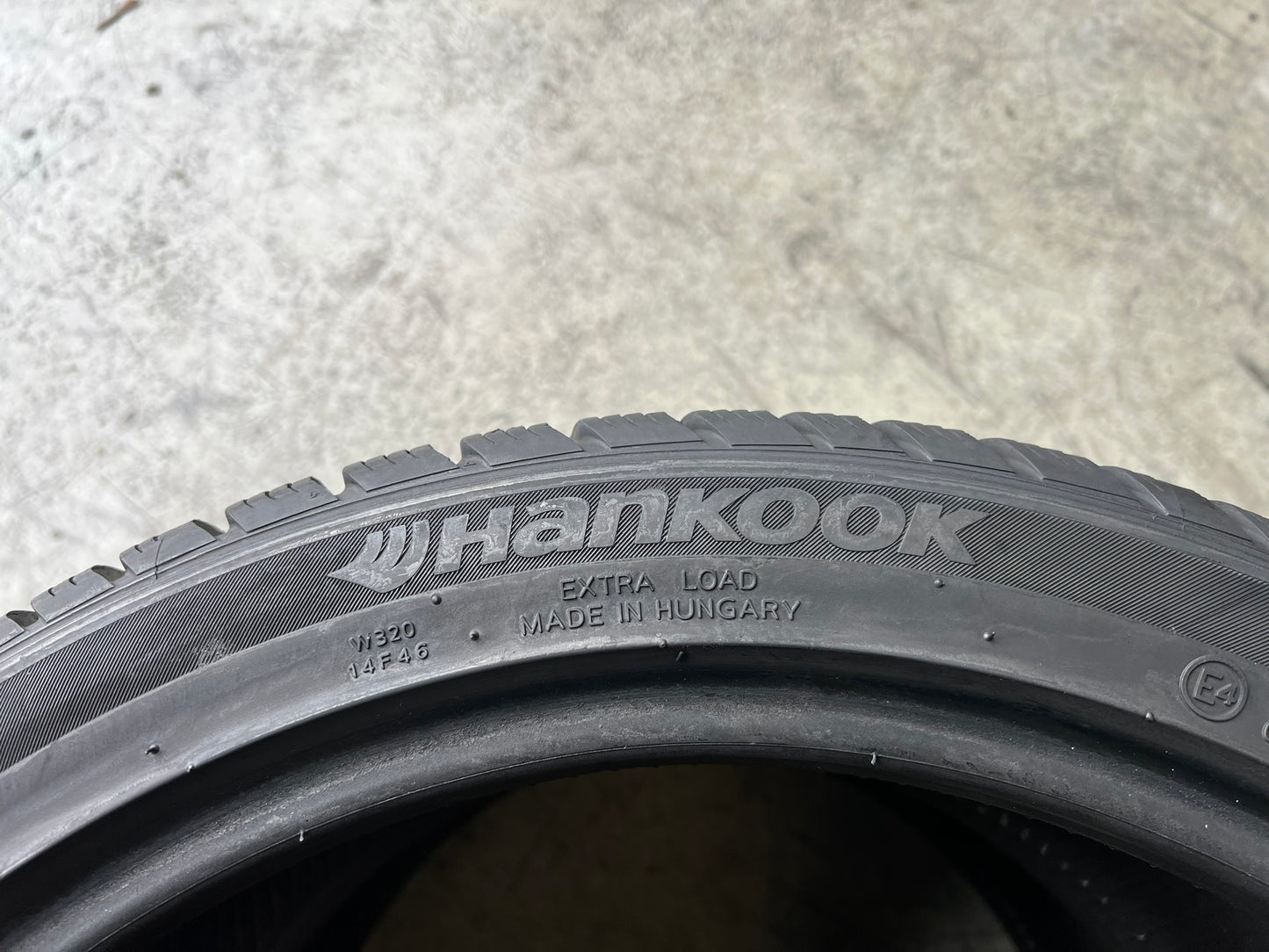 Usato: 2 Gomme 235/40R18 95V XL Hankook invernali 80% residui