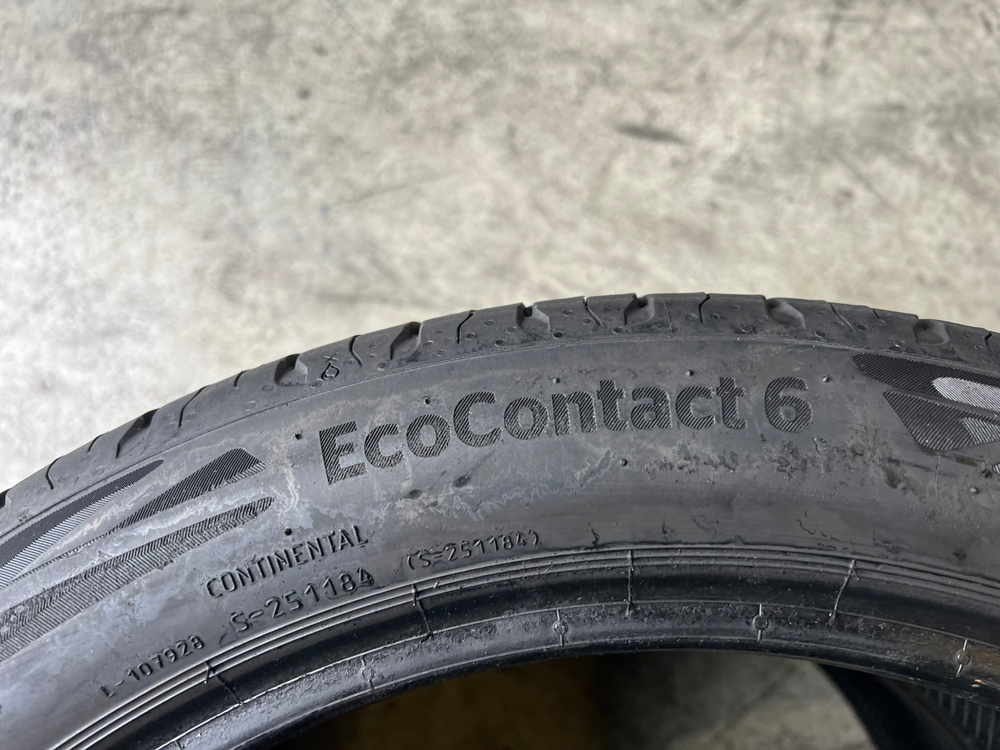 Usato: 2 Gomme 205/45R17 88H XL Continental estive 90% residui