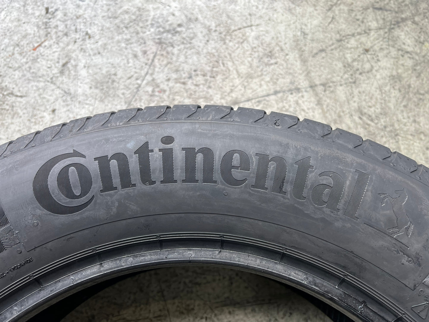 Usato: 4 Gomme 215/65R17 99V Continental estive 90% residui