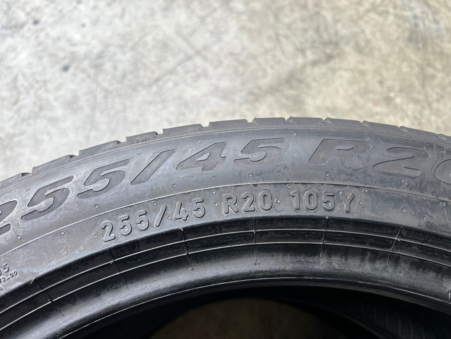 Usato: 2 Gomme 255/45R20 105Y XL Pirelli estive 80% residui