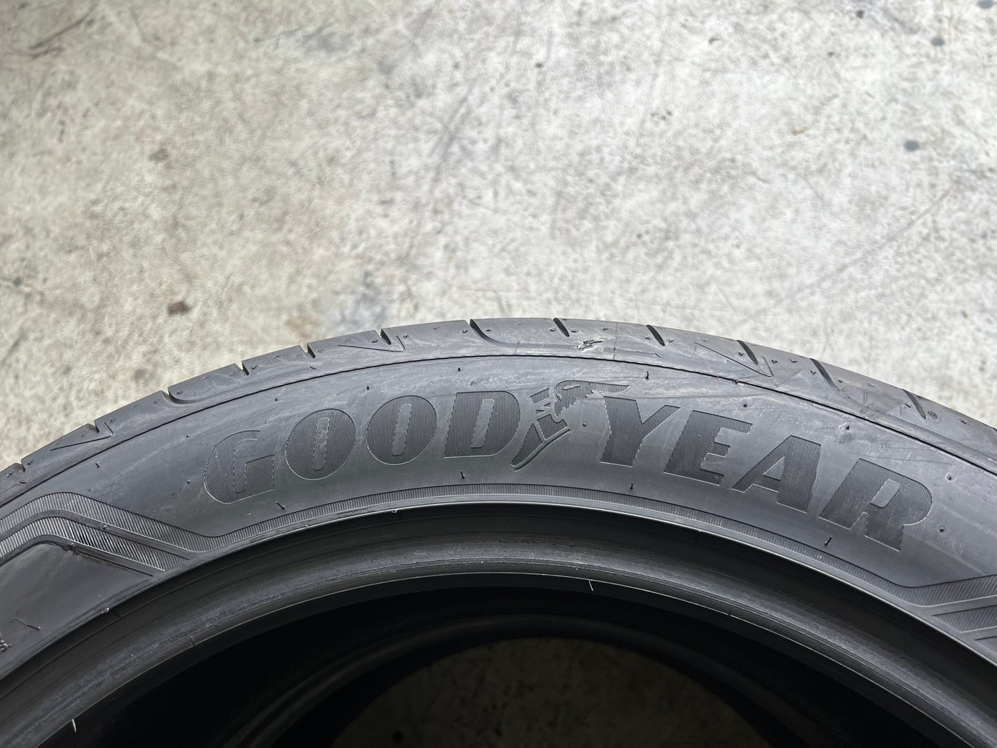 Usato: 2 Gomme 275/45R21 110Y XL Goodyear estive 90% residui