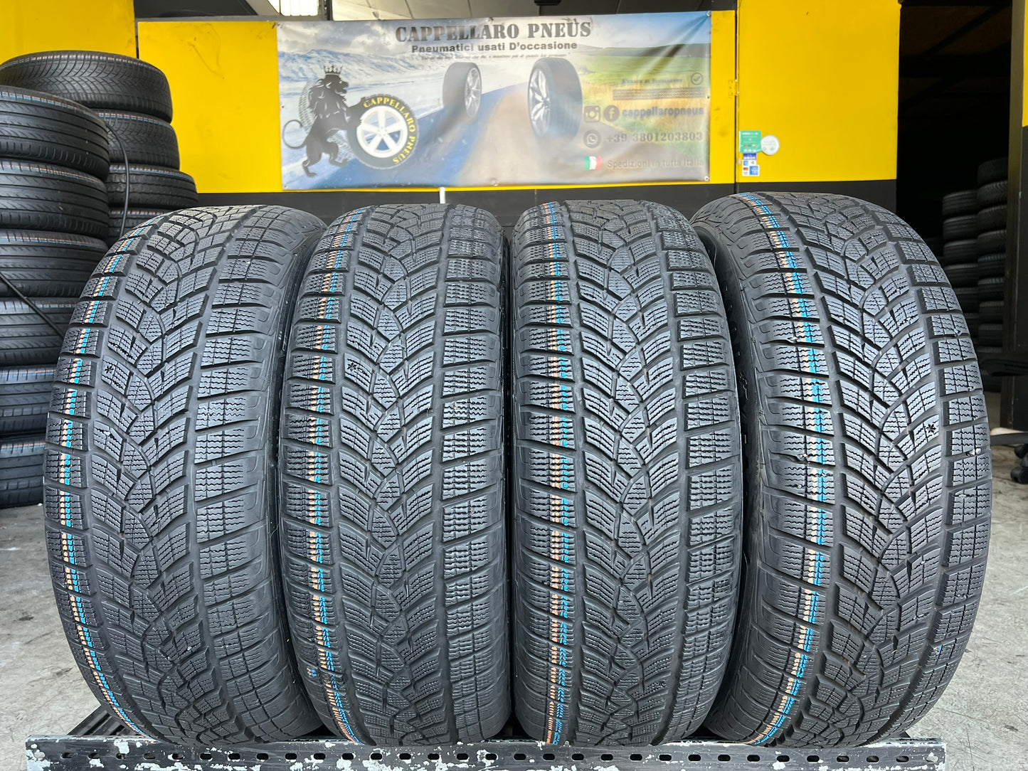 Usato: 4 Gomme 107H XL 235/60R18 Goodyear invernali al 99/95% residui