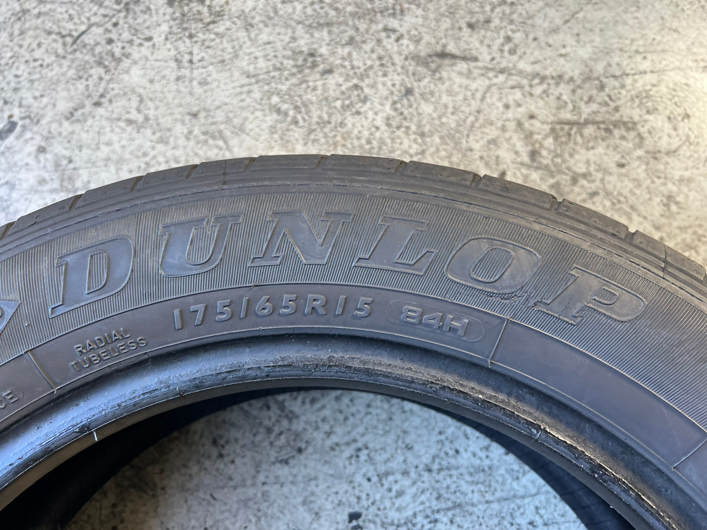 Usato: 2 Gomme 175/65R15 84H Dunlop estive 80% residui