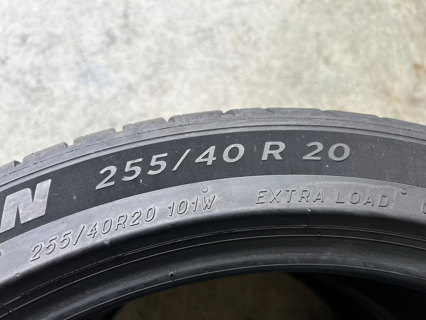 Usato: 2 Gomme 255/40R20 101W XL Michelin estive 85% residui