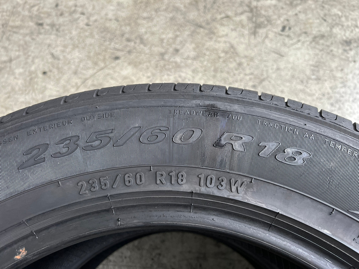 Usato: 2 Gomme 235/60R18 103W Pirelli estive 80% residui