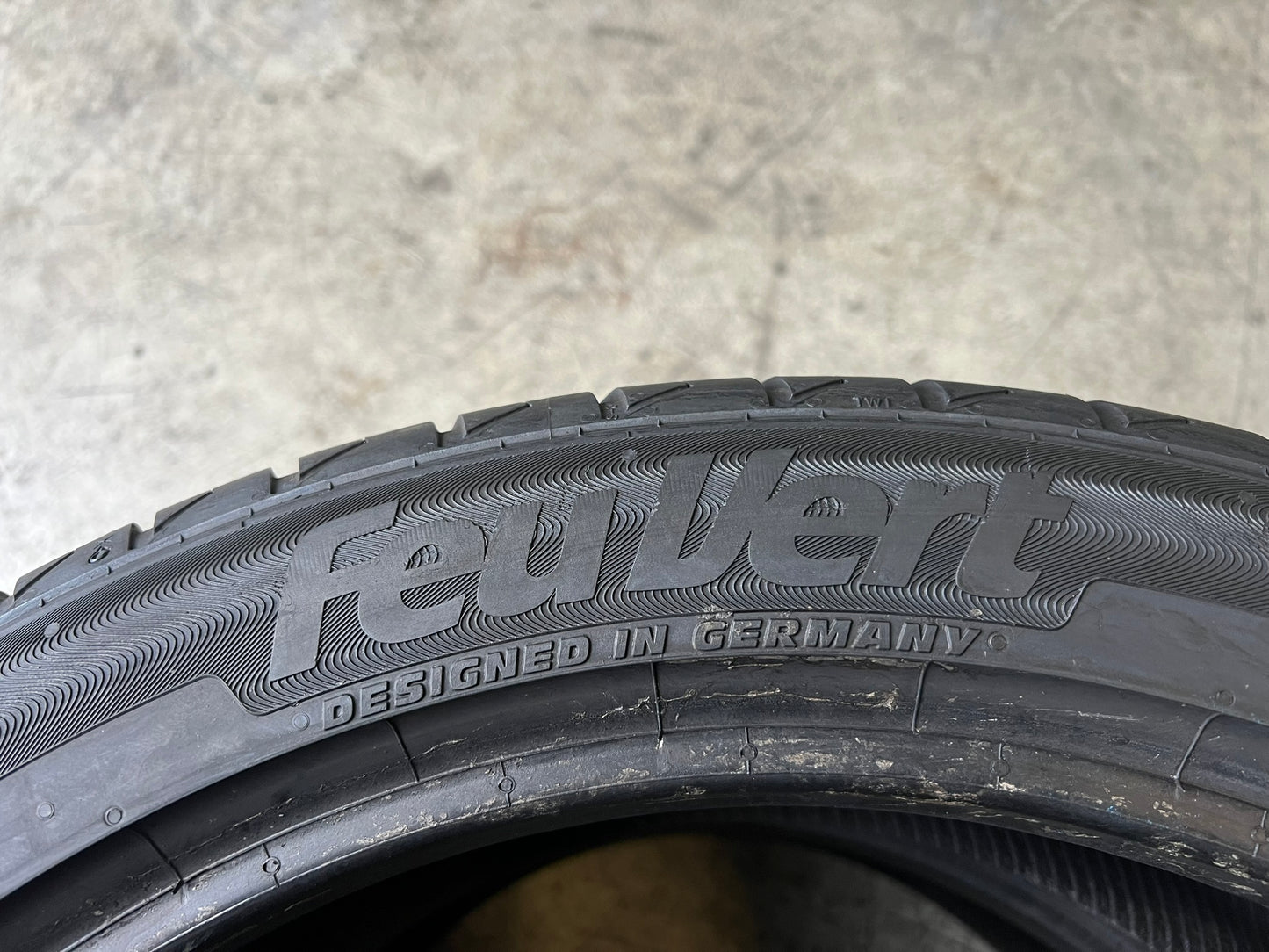 Usato: 2 Gomme 225/45R18 95Y XL FeuVert estive 90% residui