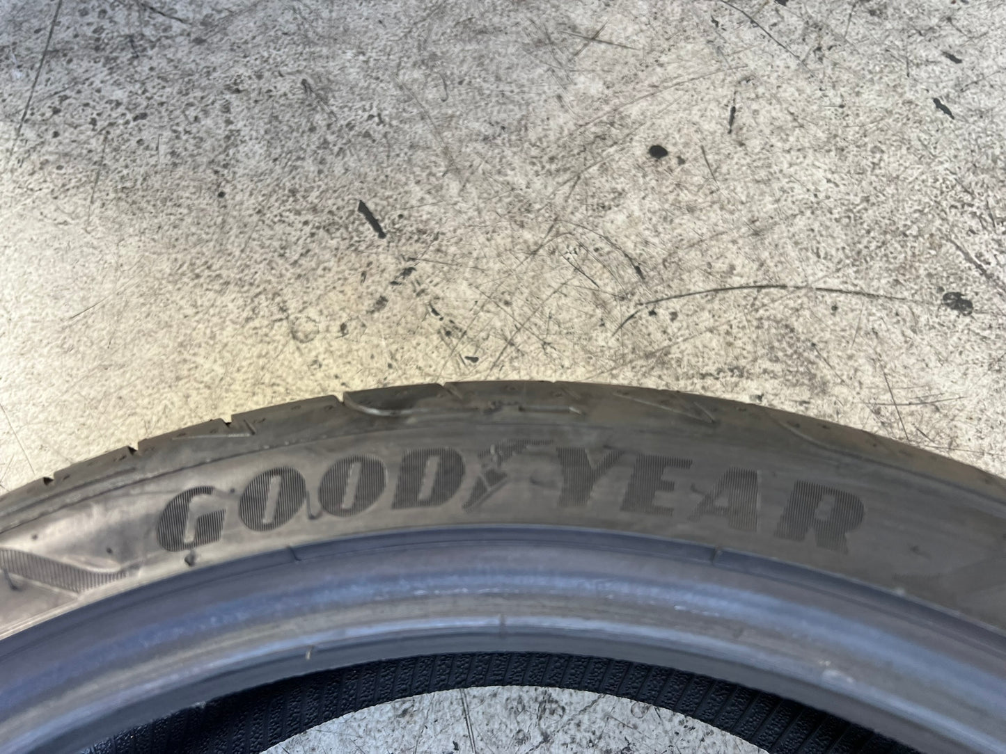 Usato: 4 Gomme 225/40R20 94Y XL Goodyear RSC estive 90% residui