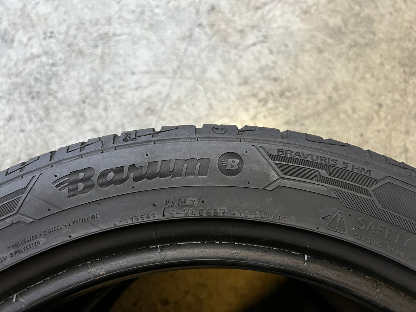 Usato: 2 Gomme 215/45R16 90V XL Barum estive 85% residui