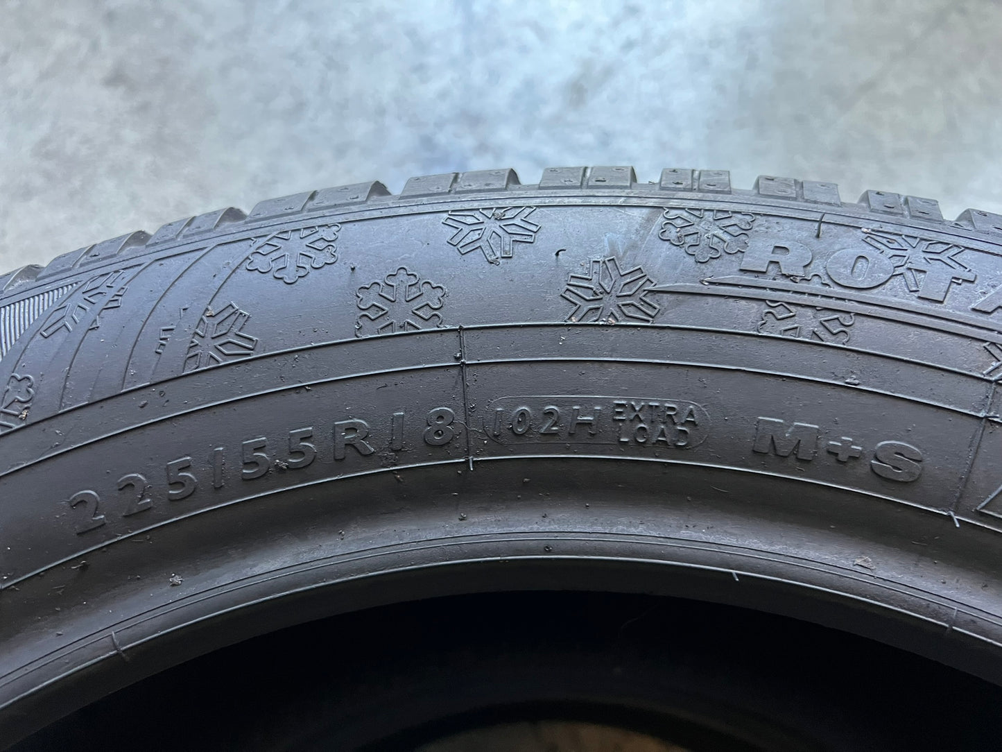 Usato: 2 Gomme 225/55R18 102H XL Dunlop invernali 80% residui