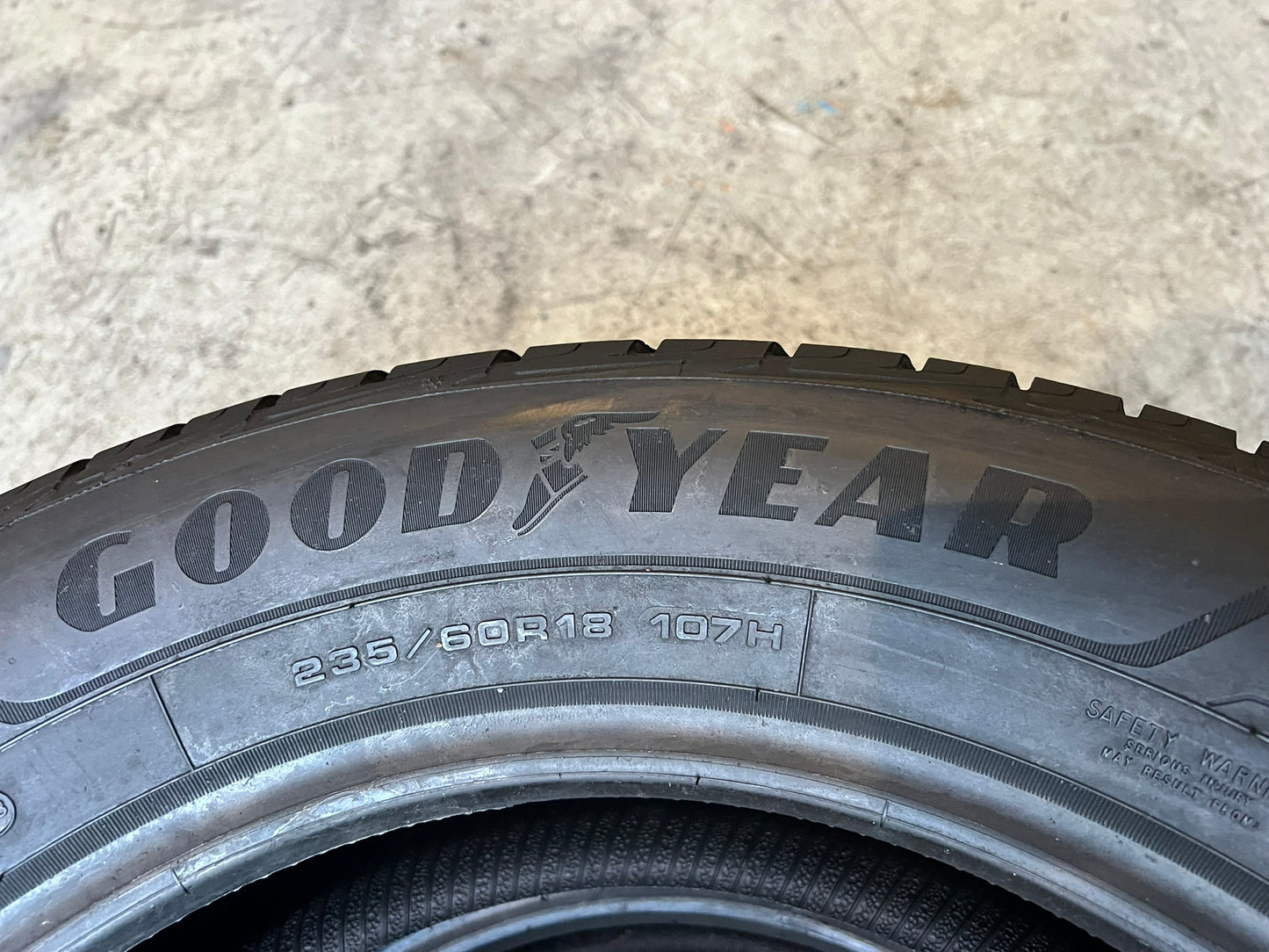 Usato: 2 Gomme 235/60R18 107H XL Goodyear invernali 95% residui