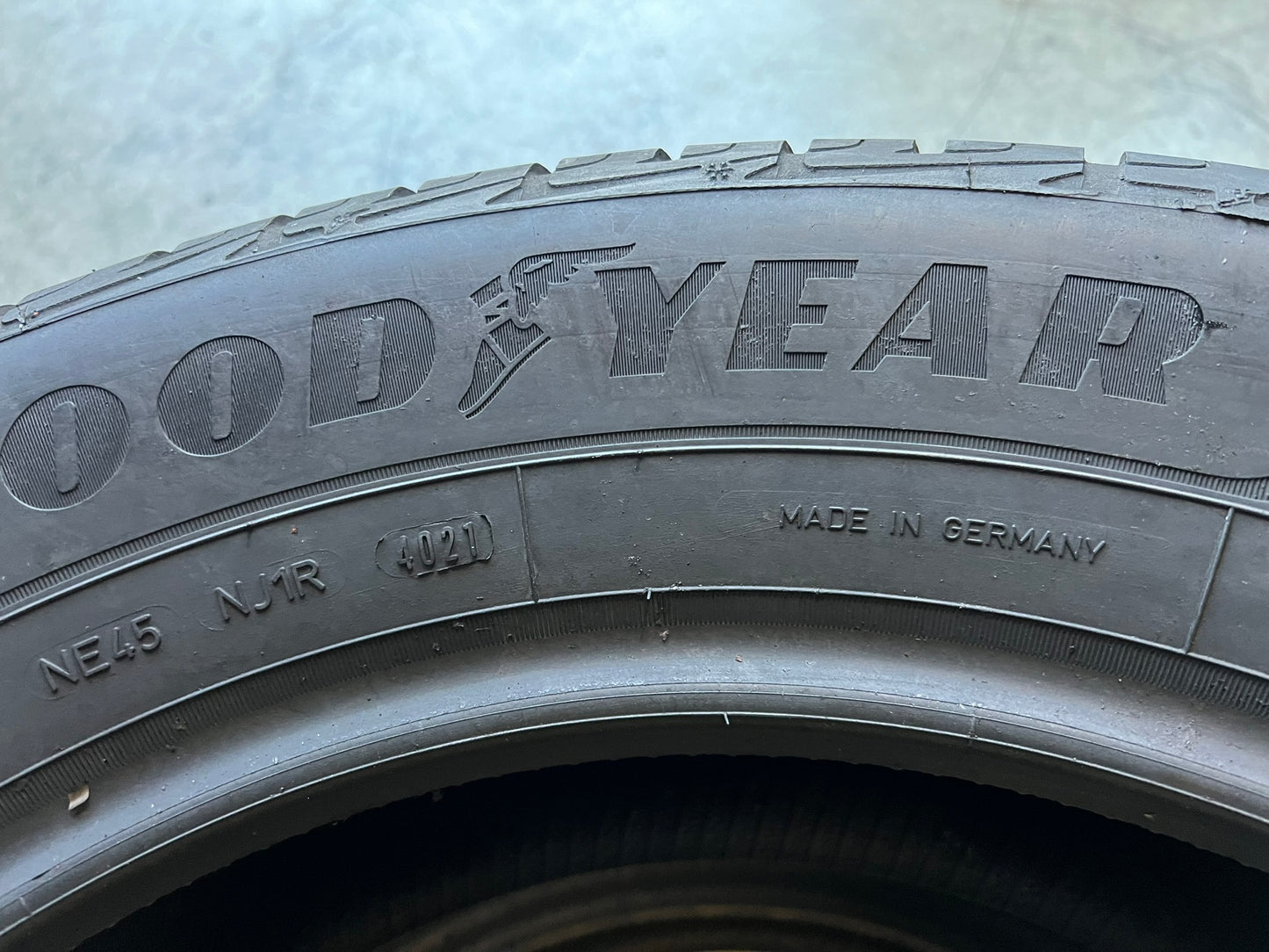 Usato: 2 Gomme 235/60R18 107H XL Goodyear invernali 95% residui