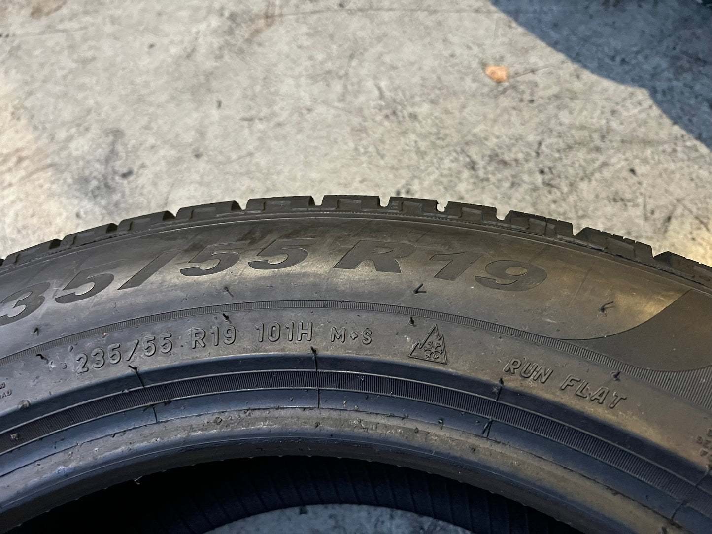 Usato: 4 Gomme 235/55R19 101H Pirelli MOE RUN FLAT invernali 95% residui