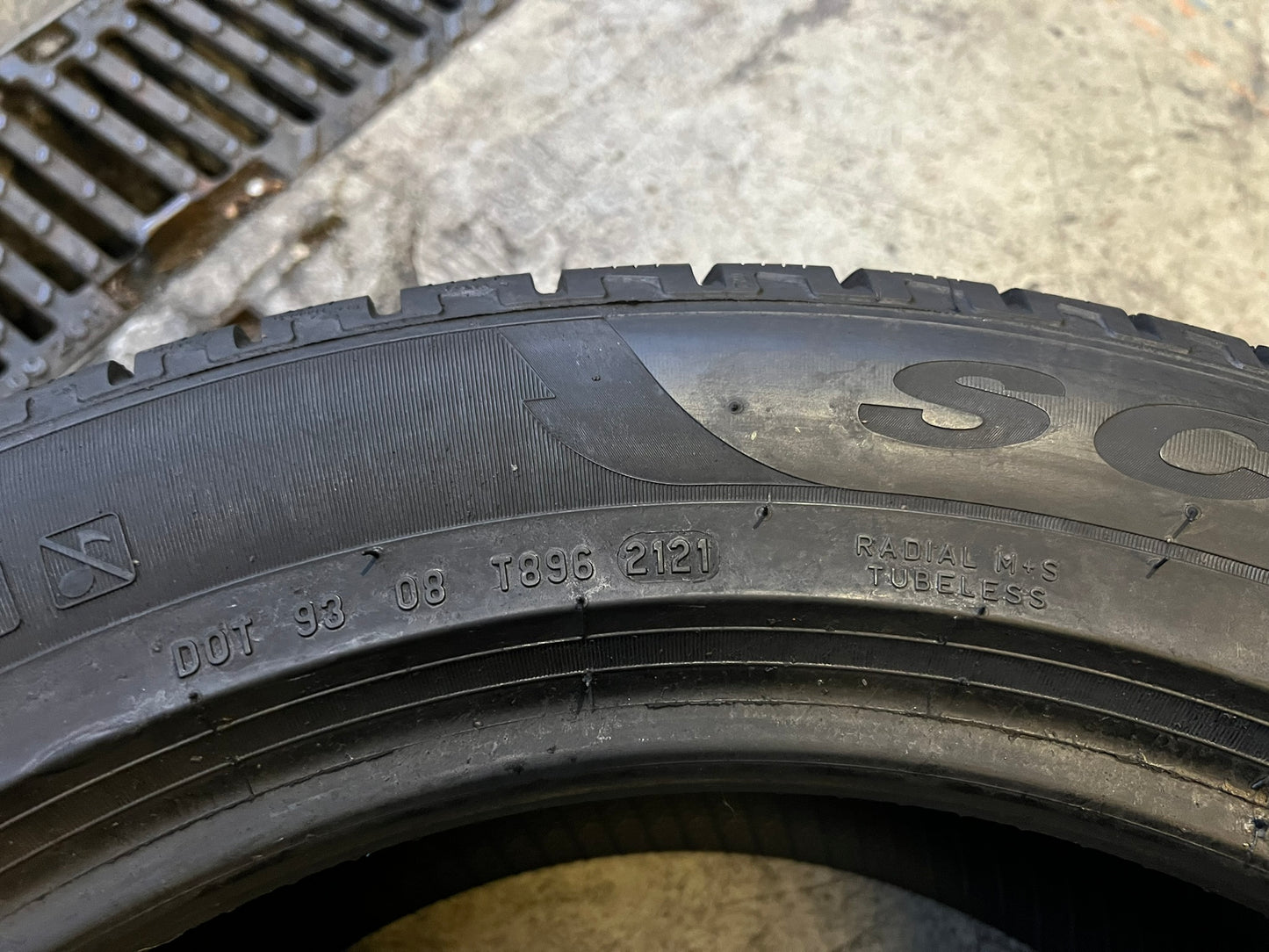 Usato: 4 Gomme 235/55R19 101H Pirelli MOE RUN FLAT invernali 95% residui