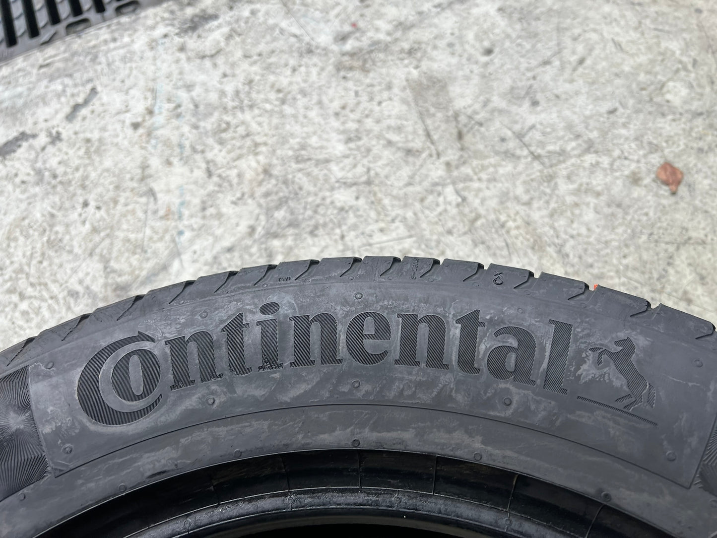 Usato: 4 Gomme 215/60R17 96V Continental Estive 85% residui