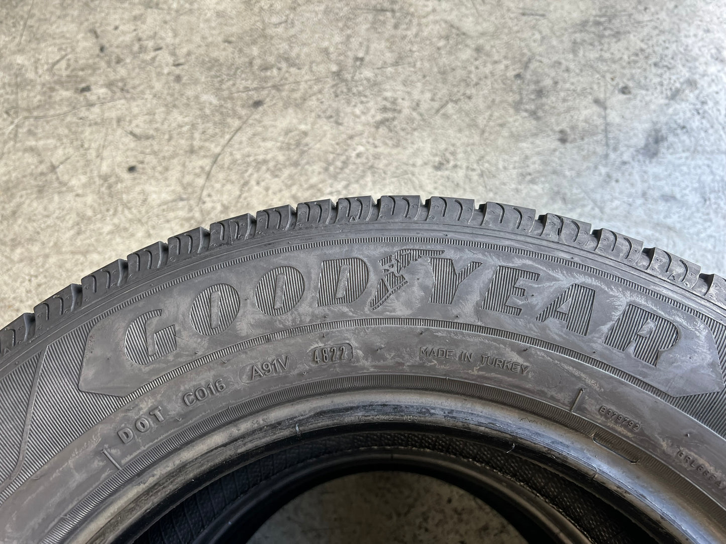 Usato: 2 Gomme 215/65R16C 104/102T Goodyear Estivi 90% residui