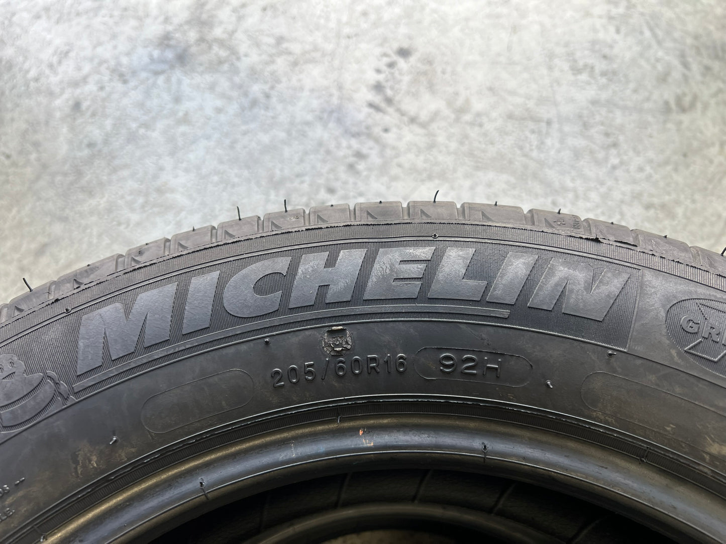 Usato: 2 Gomme 205/60R16 92H Michelin Estive 85% residui