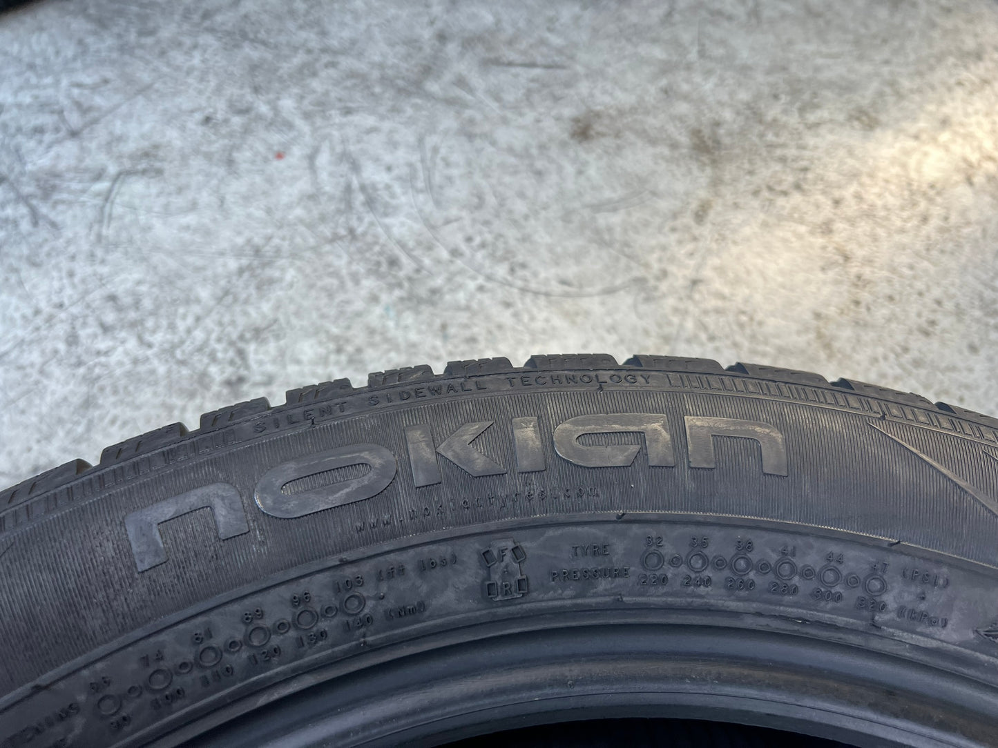 Usato: 4 Gomme 205/55R17 95V XL Nokian Invernali 95% residui