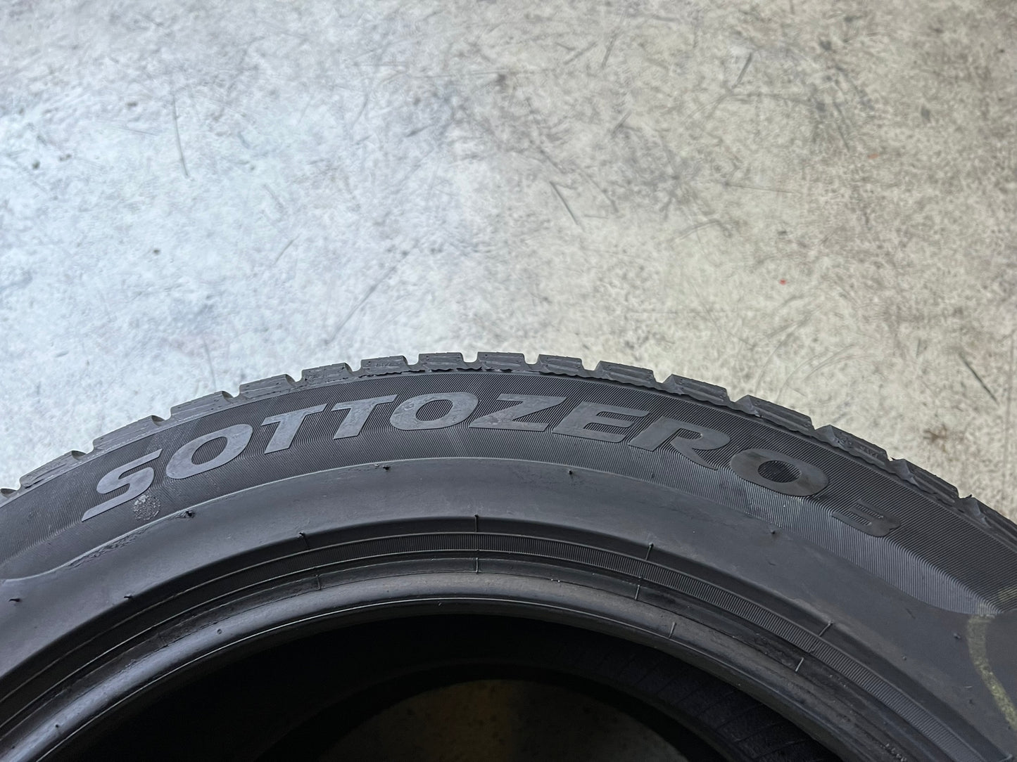 Usato: 2 Gomme 225/55R18 98H Pirelli Invernali 70% residui