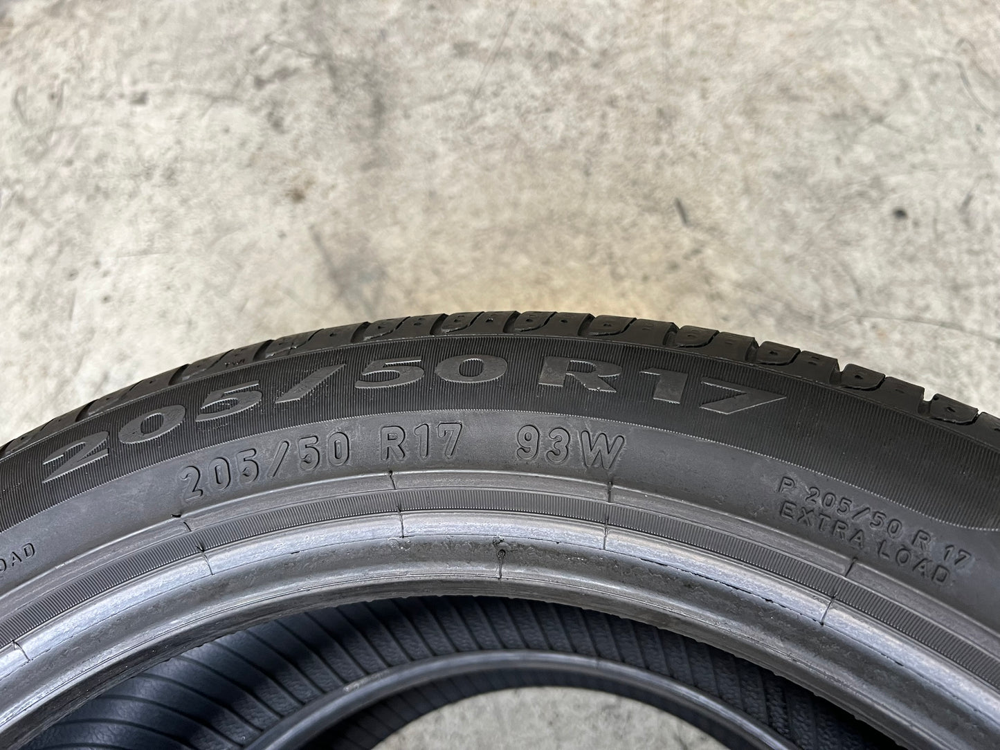 Usato: 2 Gomme 205/50R17 93W XL Pirelli estive 80% residui