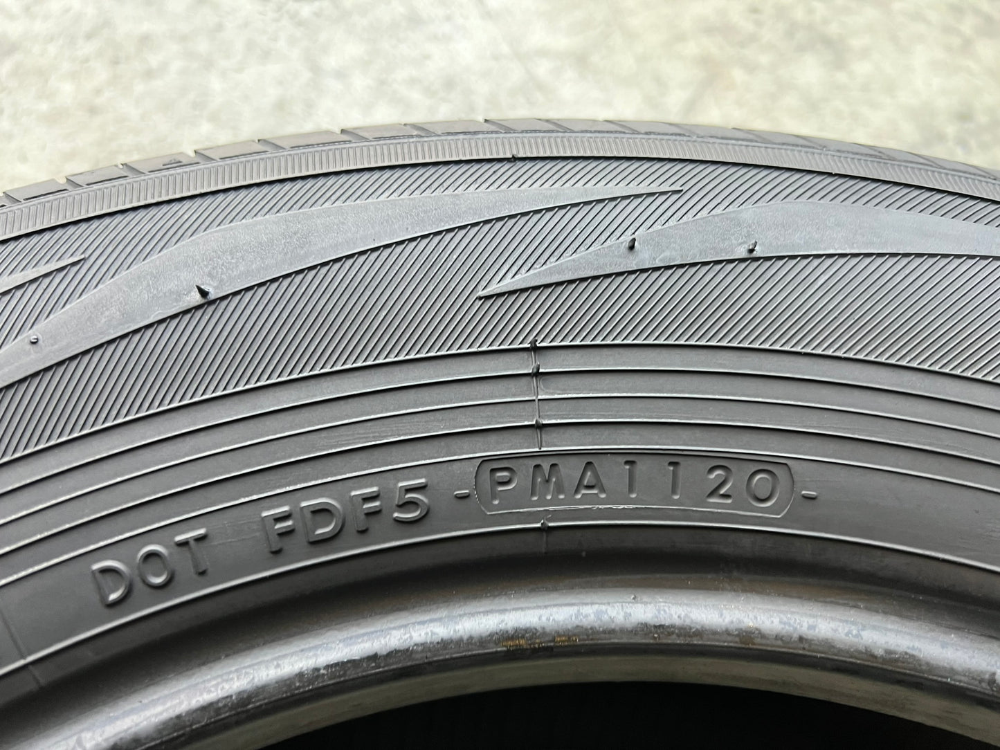 Usato: 4 Gomme 225/65R17 102V Yokohama estive 80% residui