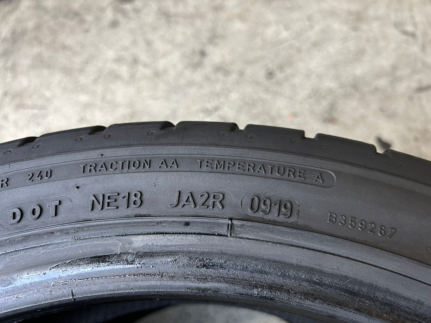 Usato: 2 Gomme 235/40R19 96Y XL Dunlop estive 90% residui