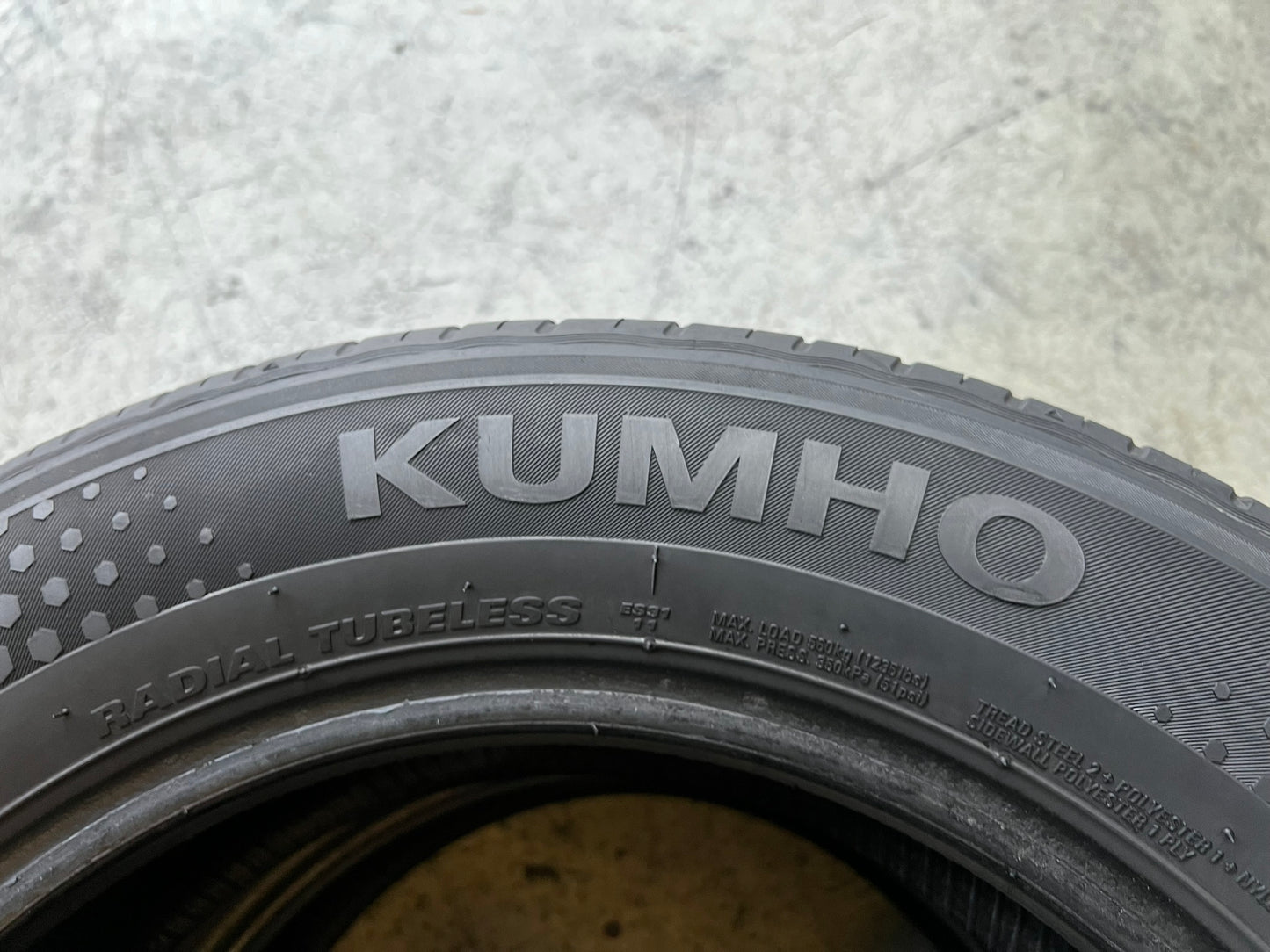 Usato: 2 Gomme 185/65R15 88T Kumho estive 90% residui