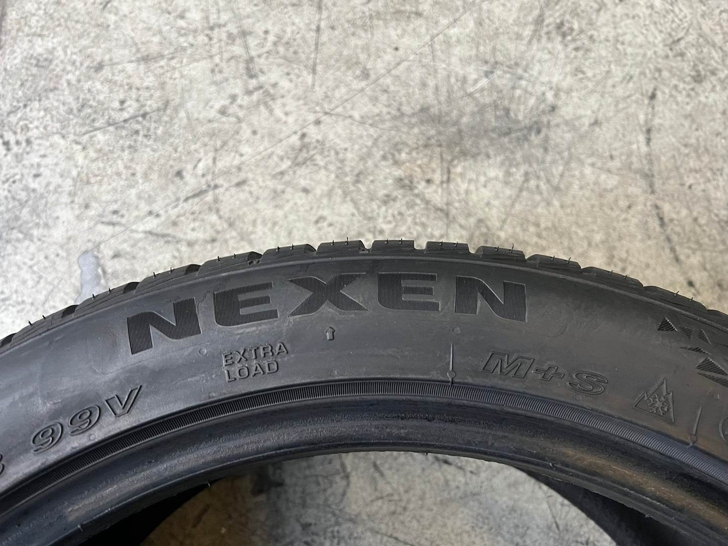 Usato: 2 Gomme 255/40R18 99V XL Nexen invernali 80% residui