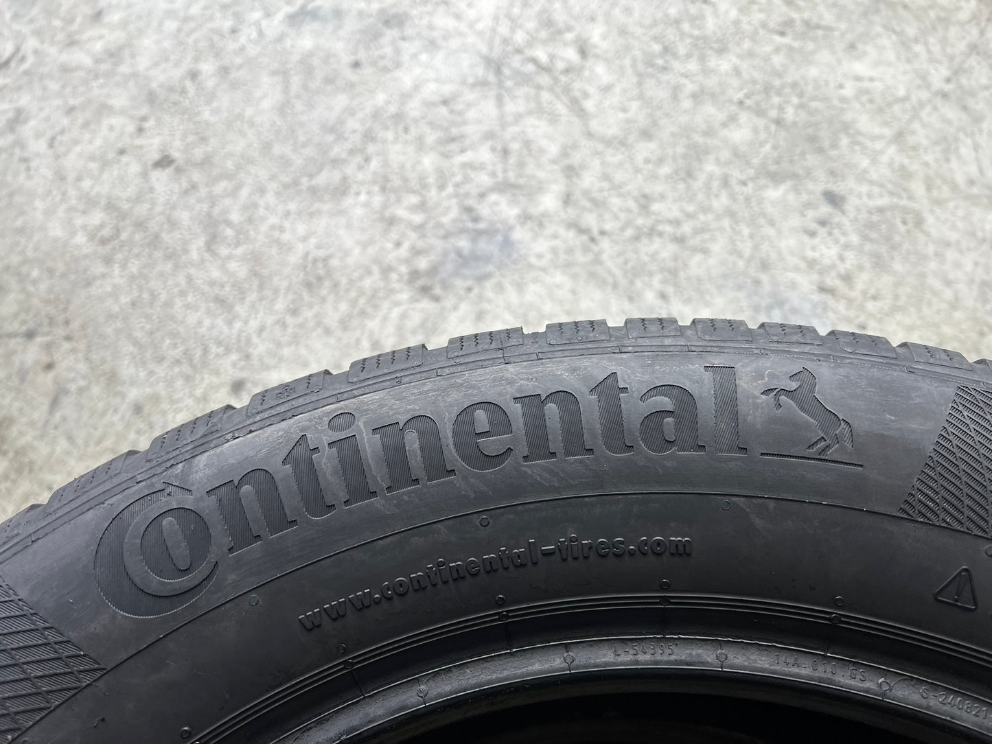 Usato: 2 Gomme 225/60R18 104V XL Continental invernali 80% residui