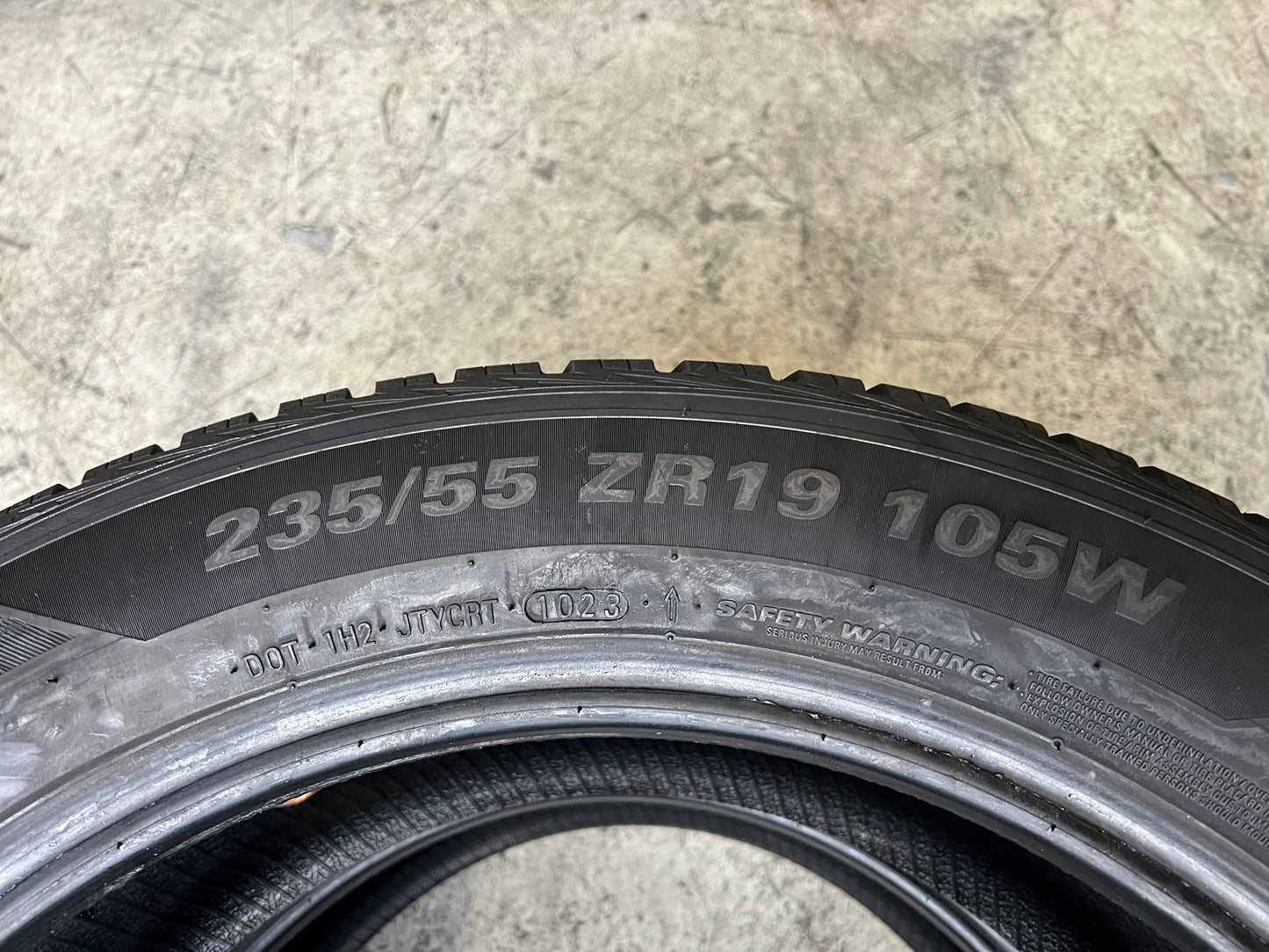 Usato: 2 Gomme 235/55R19 105W XL Kumho 4 Stagioni 80% residui