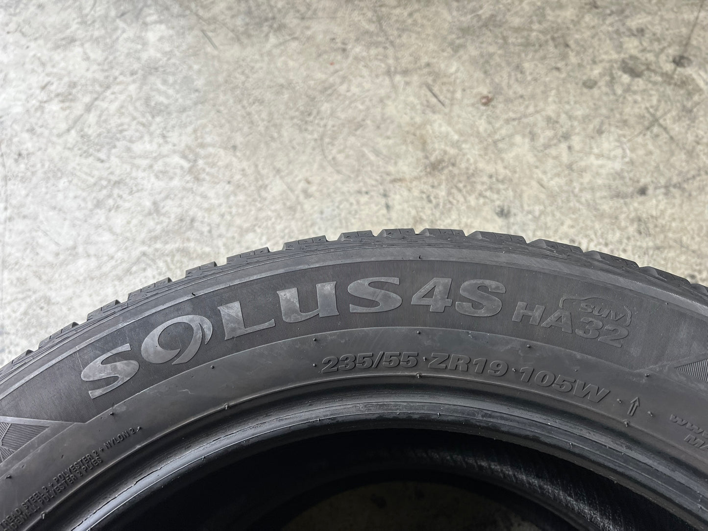 Usato: 2 Gomme 235/55R19 105W XL Kumho 4 Stagioni 80% residui