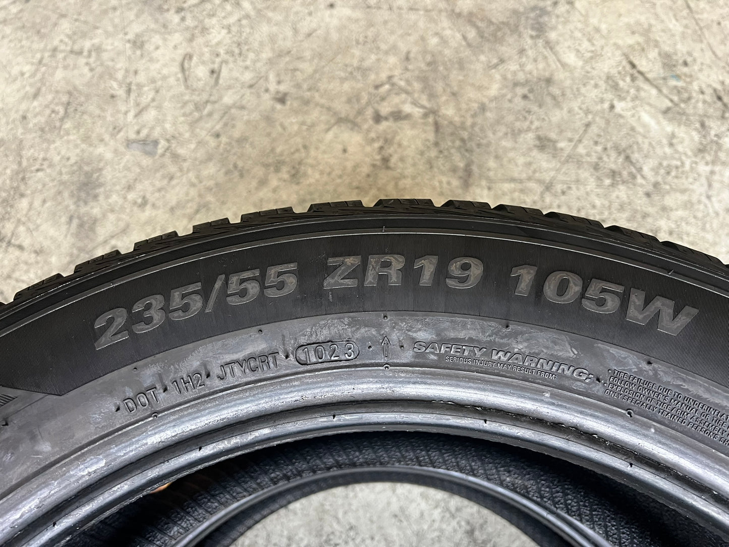 Usato: 2 Gomme 235/55R19 105W XL Kumho 4 Stagioni 80% residui