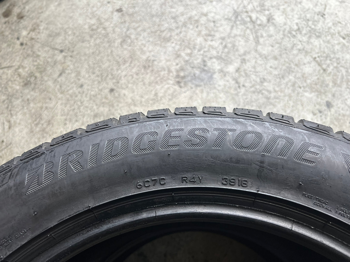 Usato: 2 Gomme 235/55R18 100H Bridgestone invernali 99% residui