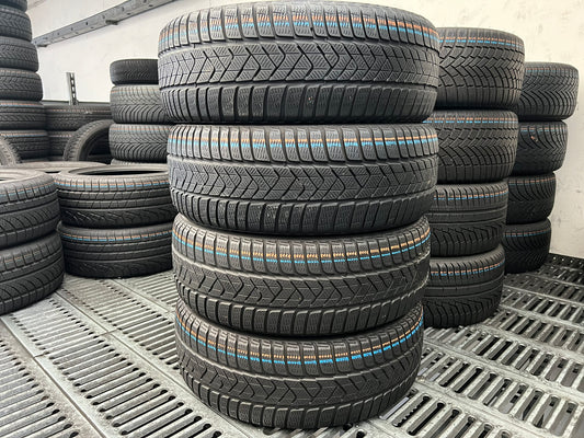 Usato: 4 Gomme 225/55R18 98H Pirelli invernali 80% residui