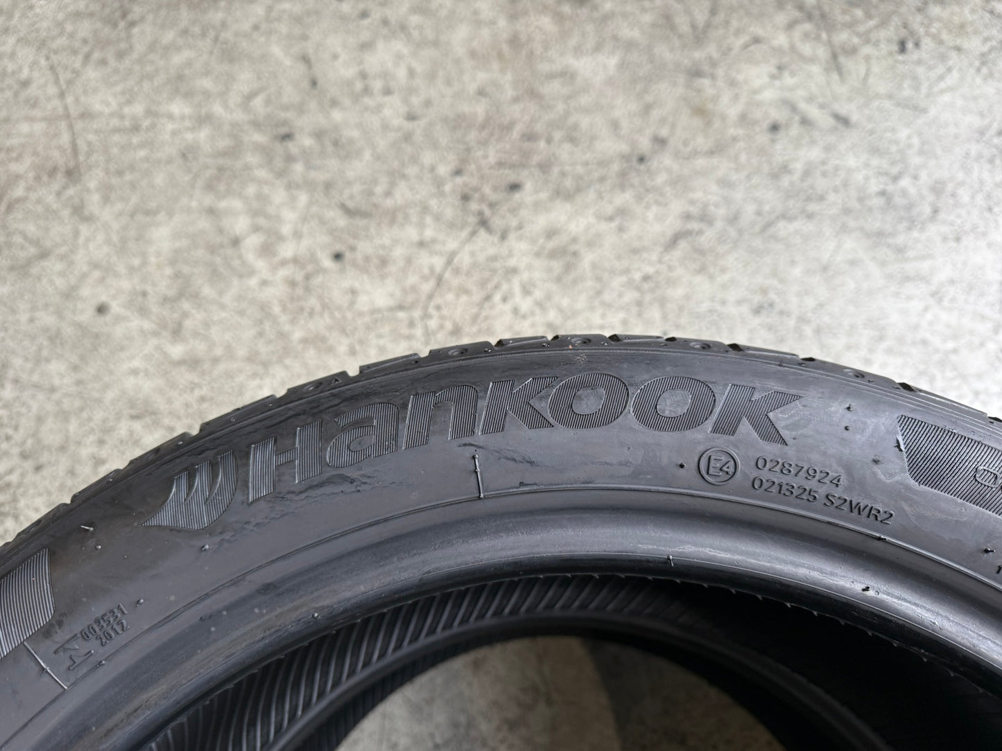 Usato: 2 Gomme 225/45R18 91W Hankook estive 80% residui