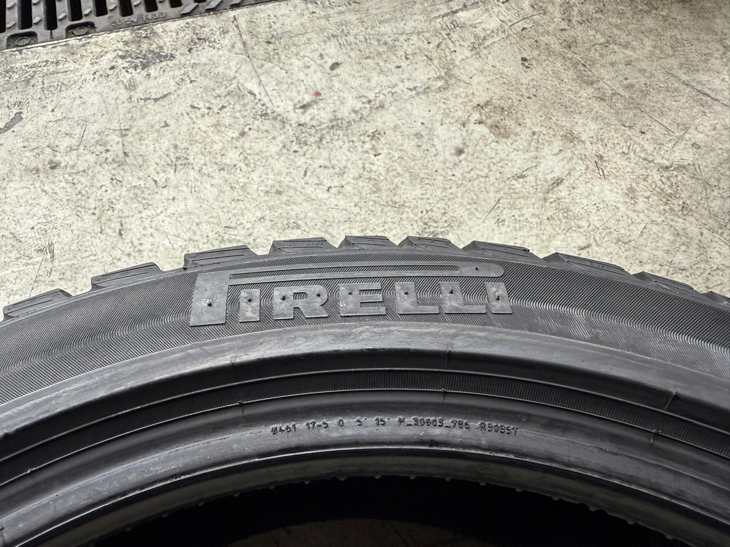 Usato: 4 Gomme 255/40R18 95H e 225/45r18 91H Pirelli invernali Runflat 70-75% residui