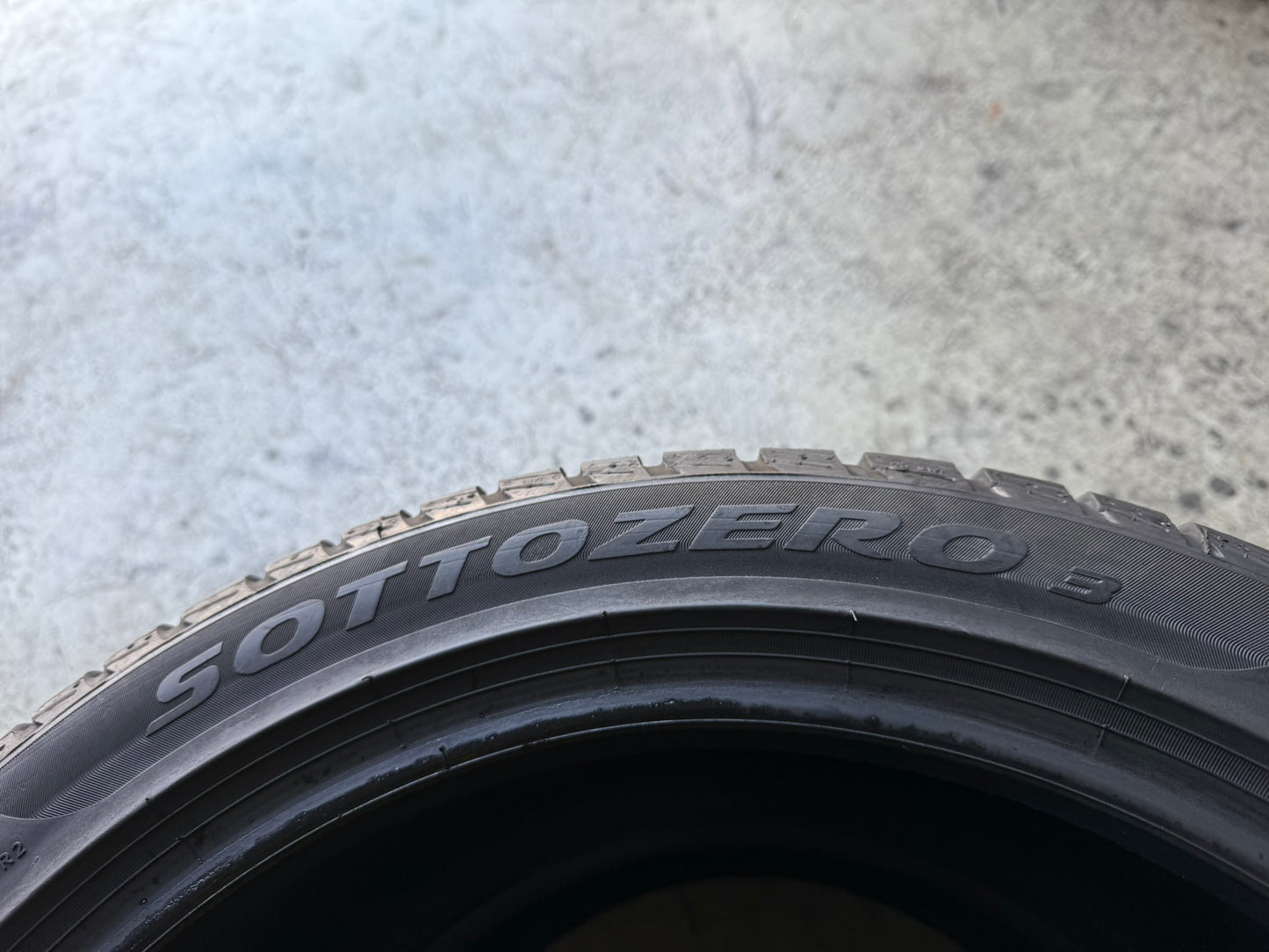 Usato: 2 Gomme 225/45R18 95V XL Pirelli invernali 75% residui