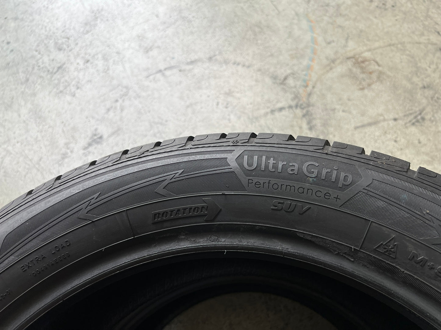 Usato: 2 Gomme 235/55R19 105V Goodyear invernali 99% residui