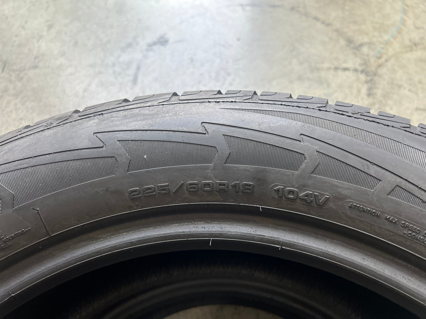 Usato: 2 Gomme 225/60R18 104V Goodyear invernali 85% residui