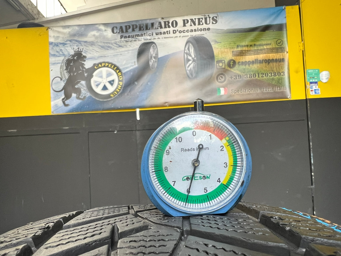 Usato: 2 Gomme 225/60R18 104V Goodyear invernali 85% residui