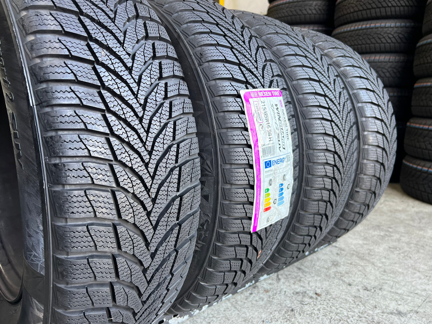 Nuovo: 4 Gomme Nexen WinGuard Sport 2 SUV 3PMSF 215/65R16 98H + Cerchi in ferro